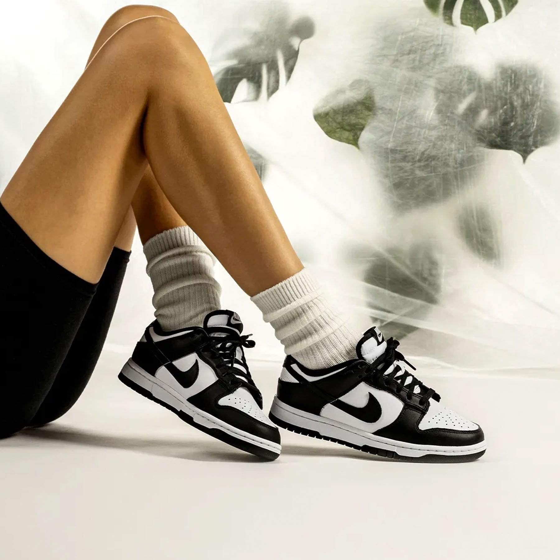 うのにもお得な情報満載 Nike WMNS Dunk Low White/Black - 靴